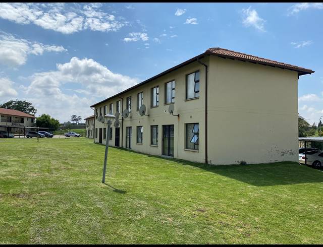 BEDROOM SECTIONAL TITLE FOR SALE IN PARKRAND